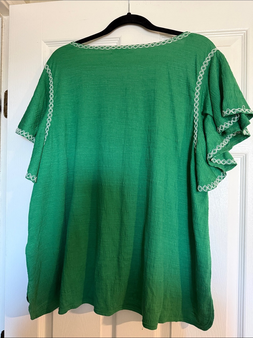 Max Studio Green Ruffle Sleeve Blouse with White Crochet Trim - Picture 3 of 3